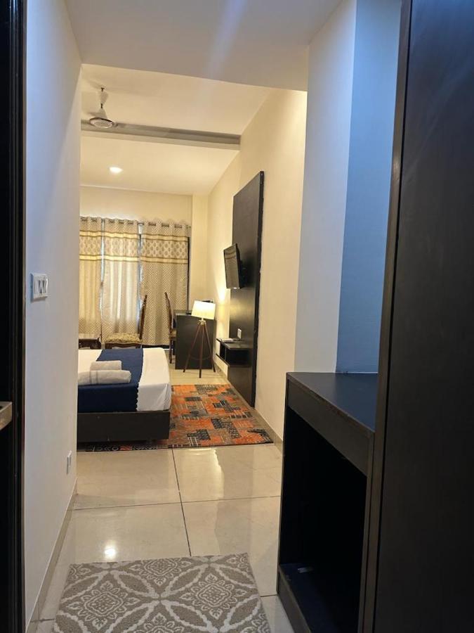 Hotel Jb Residency !! Luxurious & Royal Balcony Rooms !! Large Rooms Zirakpur Εξωτερικό φωτογραφία