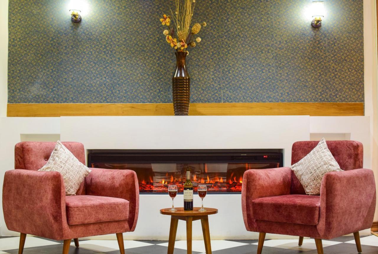 Hotel Jb Residency !! Luxurious & Royal Balcony Rooms !! Large Rooms Zirakpur Εξωτερικό φωτογραφία