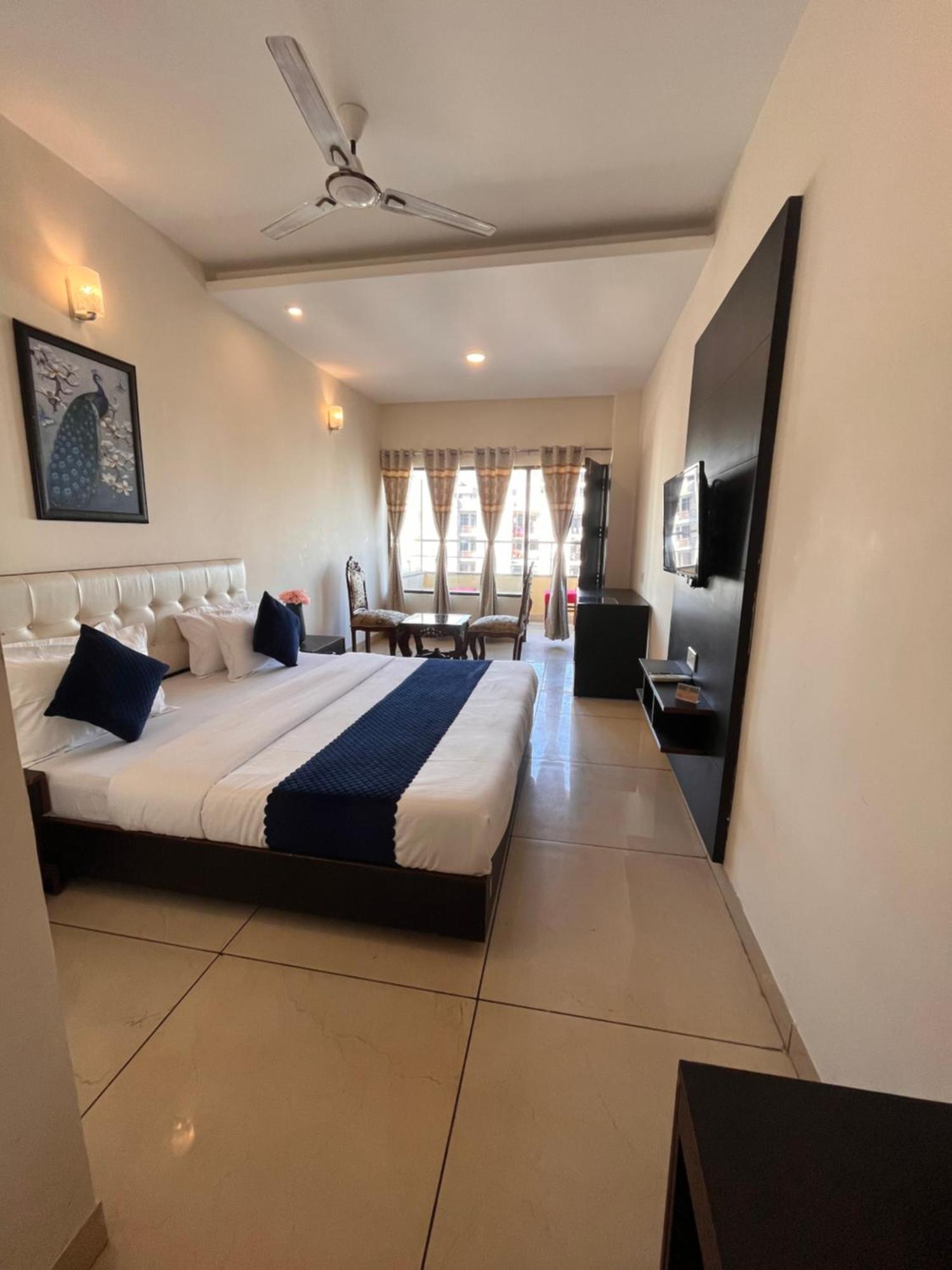 Hotel Jb Residency !! Luxurious & Royal Balcony Rooms !! Large Rooms Zirakpur Εξωτερικό φωτογραφία