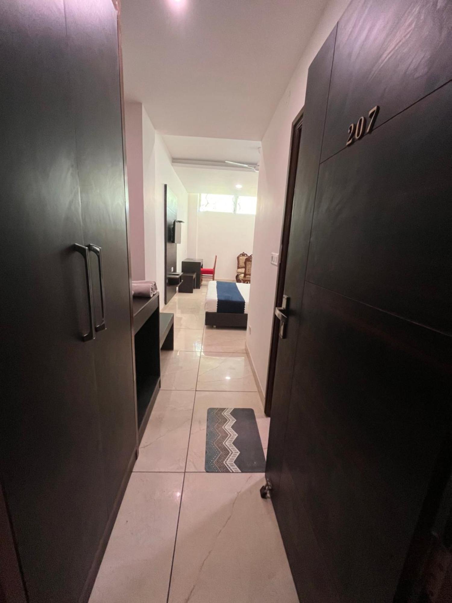 Hotel Jb Residency !! Luxurious & Royal Balcony Rooms !! Large Rooms Zirakpur Εξωτερικό φωτογραφία